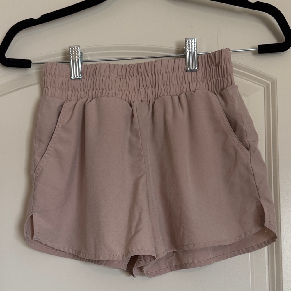 Stylish Wide Band, Tan Shorts